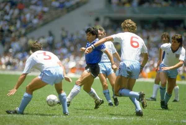 England struggle to contain Diego Maradona, World Cup 1986 Mexico